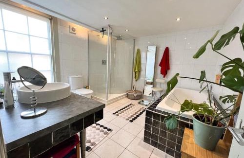 Sefton Park House | 3Bed Listed Beauty near popular Lark Lane!