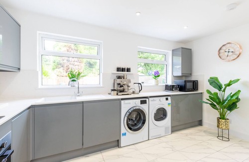 Stevenage House | 3Bed Luxury House in Stevenage Hertfordshire Short Lets