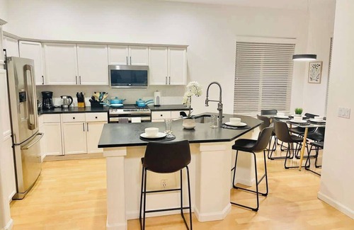 West University House | 3Bedroom/2Bath/Pet OK/Sleeps12