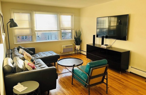 Canarsie Apartment | 3bedroom apartment in beautiful Brooklyn with WiFi, AC