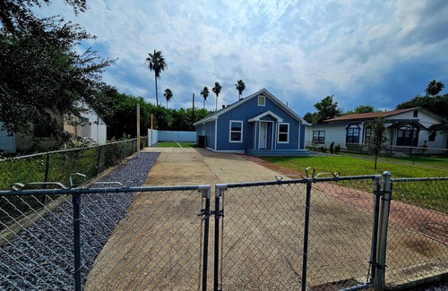 McAllen House | 3bedroom country house 5 min plaza mall, restaurants, shopping centers hospitals