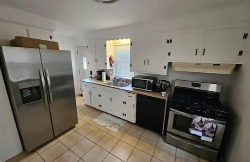 South Euclid House | 3bedroom Home@South Euclid