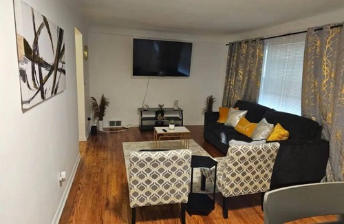 South Euclid House | 3bedroom Home@South Euclid