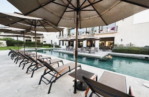 Arcos de San Miguel House | 3Bedrooms-5 min Downtown-Wifi-Pool-Jacuzzi-Parking