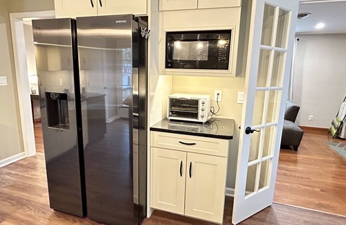 Schenectady House | 3Br, 1.5Ba Full Kitchen Central AC, Heat BBQ Firepit Spacious Equiped Generator+
