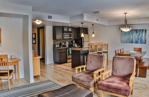 Dead Man's Flats Resort | 3BR, 1250SQFT, NATURE, HOT TUB, KING BEDS, PETS OK