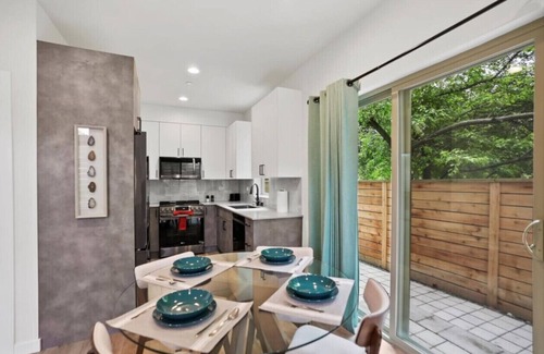 Green Lake Apartment | 3BR 2.5BA Rooftop View Green Lake Hideaway