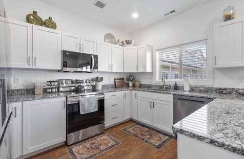 Sugar City House | 3BR, 2.5BA Townhome - Great Location + Open-Layout + Modern