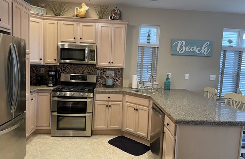 Gold Coast House | 3br- 2 Bath-Gold coast beauty