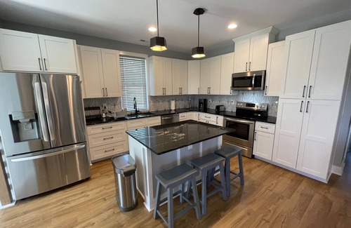 Tranquil Harbour House | 3BR 2B Cottage w/ELEVATOR -5 min Golfcart to the beach!