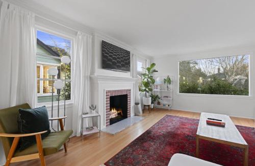 Loyal Heights House | 3BR 2BA Ballard Blue, Seattle
