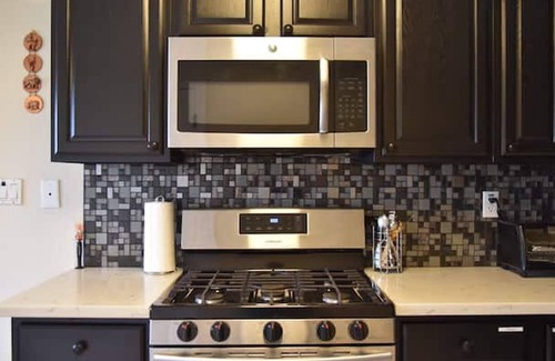 Lake Area House | 3BR 2BA + Bonus Living RM/Drive or take bart to San Francisco
