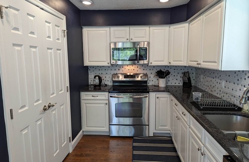 Gold Coast Condo | 3br 2ba centrally located on the island. Family-owned for over 35 years!