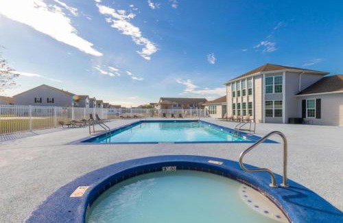 Gulf Shores House | 3br/2ba Full Condo w/Pool & Gym, Sleeps 7