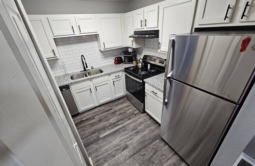 Orange Park Apartment | 3BR 2BA Home 5 minutes to NAS and Hospital