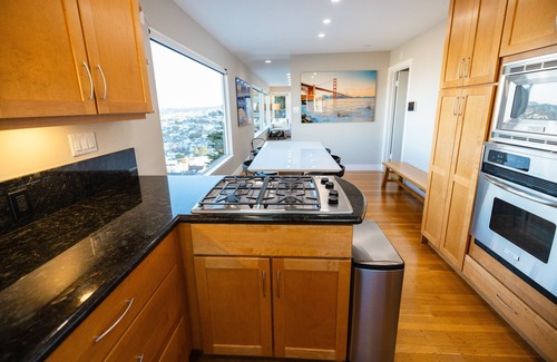 Noe Valley House | 3BR, 2BA Home, stunning views, sleeps 7, Garage + 240V EV Charging station