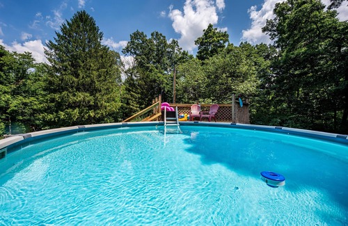 Nineveh Cabin | 3BR, 2BA log cabin