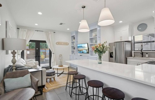 Mango Groves House | 3BR 3BA Heated Pool Downtown