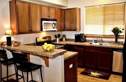 Granby House | 3br/3ba home 4 blcks 2 Granby Rnch base,wifi,xbox,foosball,2Kng bd,bunk beds F/T