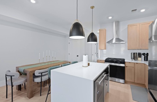 McGinley Square House | 3BR/3BA LUX Penthouse+Roofdeck! Quick PATH Access to NYC