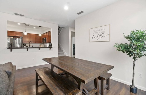 Folsom Apartment | 3BR/3BA Modern Retreat | Pool & Family Friendly