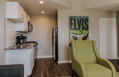 Chatham-Arch Apartment | 3BR/3BA Multi-Unit Stay | Central Indianapolis