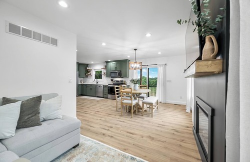 Vallonia House | 3BR/3BA Peaceful Retreat - Fire pit & Game room