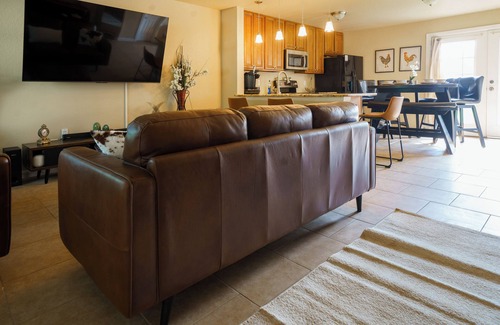 West San Antonio House | 3BR/4 Beds - Near Lackland, Sea World, & Downtown San Antonio