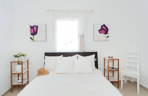 Old North Apartment | 3BR 5 MN WALK FROM THE BEACH - 16 NORDAU BLV