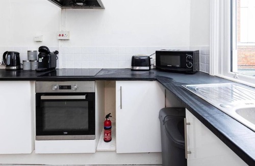 Chelmsford House | 3BR Amazing Home City Centre in HIGH STREET by Luxiety Stays