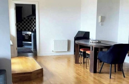 Athy Apartment | 3Br Apartment - Sleeps 7 - Free Parking - Athy