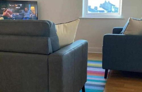 Athy Apartment | 3BR Apartment - Sleeps 7 - Free Parking - Athy