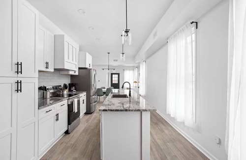 Holy Cross House | 3BR Arsenal Heights | Near Downtown