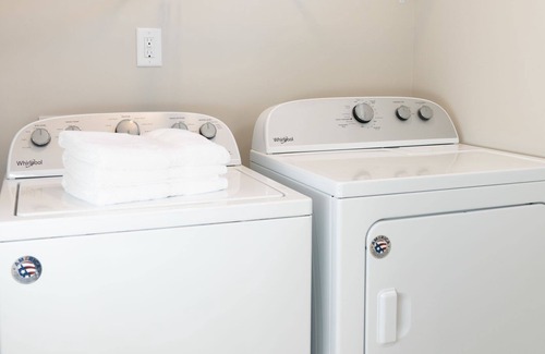 Westport House | 3BR at Virginia Street