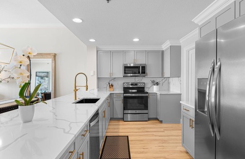 Thomas Drive Condo | 3BR Beachfront Condo in PCB! Spacious Balcony, Pool, Hot Tub, Steps to Beach!