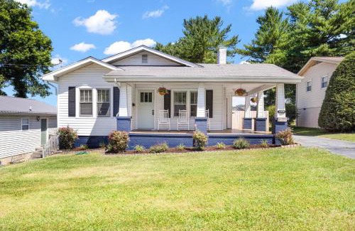 Bristol House | 3BR Bristol Retreat - 2 Blocks from State Street