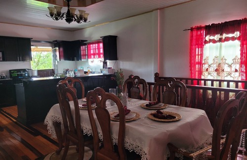 Georgetown House | 3BR, CAM, HOT & COLD, AC, FULLY FURNISHED +17215540734