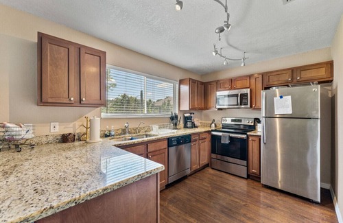 North Port House | 3BR Coastal Escape Near Beaches, Golf & Shops
