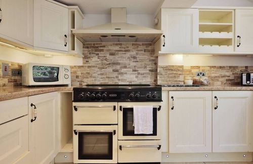 Hereford House | 3BR Cottage by Dewsall Court