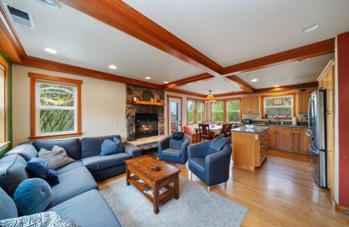 Neahkahnie Beach Cottage | 3BR Cottage w/Hot Tub, King Beds, Ocean Views | Walk to Beach Watch Birds & Whales