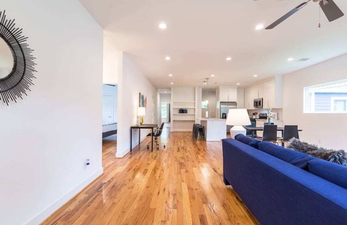Greater East End House | 3BR Cozy Bungalow 1749! Medical Center, Stadiums!