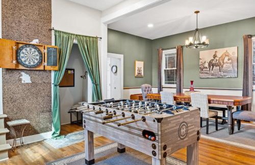 Phoenix Hill House | 3BR Cozy Family Home with HotTub & Spacious Backyard