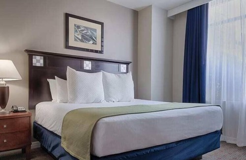 National Harbor Condo | 3br Deluxe Balcony Condo Family Vacation Fun!