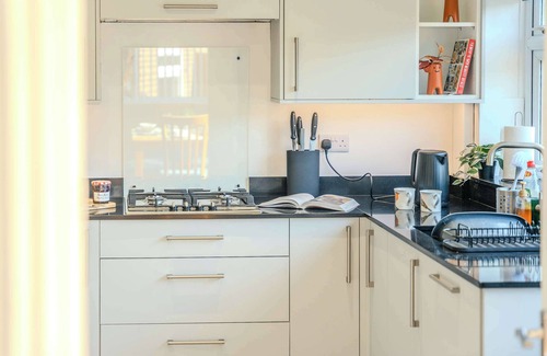 Cheltenham House | 3BR Entire Home next to Racecourse & Free Parking