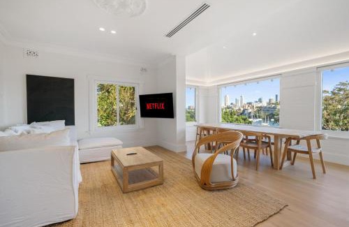Darling Point Apartment | 3BR Entire Lvl Penthouse with Views Darling Point