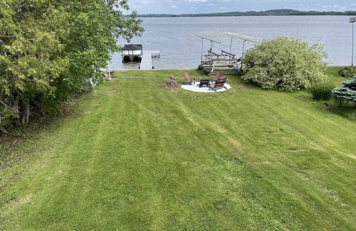 Shawano Cottage | 3BR family friendly cottage on Shawano Lake with water access