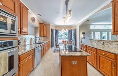 Flower Mound House | 3BR Family Oasis: Hot Tub, Office, Scenic Trails, Close to Shops, Dining, and DFW Airport