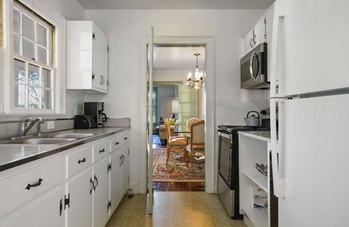 Locustville House | 3BR Farmhouse w/Porch, Fire Pit, Horseshoe Pit