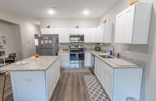 Wichita House | 3BR Furnished Near McConnell AFB & Spirit Fast Wi‑Fi & Parking