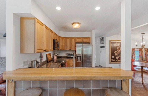 Quechee Condo | 3BR, Gorgeous Golf Course Views! | Coach Road 11B